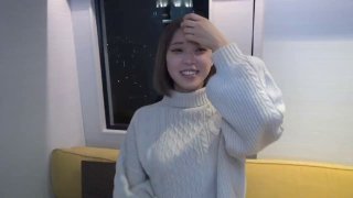来舅舅家小住几天偷窥刚下班的表嫂洗澡这身材这皮肤真是太好了